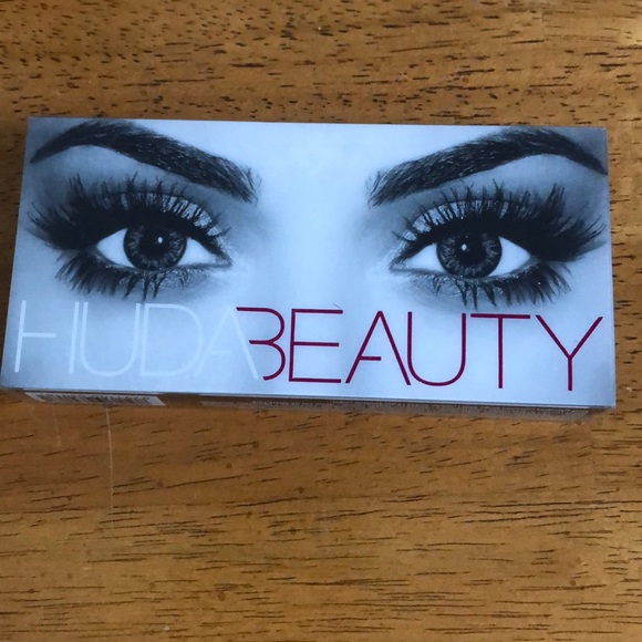 HUDA BEAUTY Other - Huda Beauty classic lashes Samantha #7